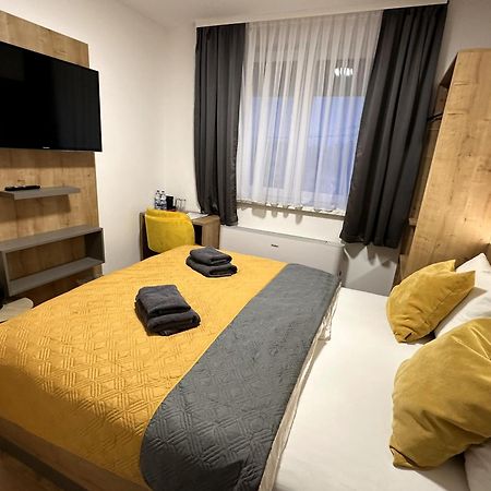 Roomsb Slavonski Brod Eksteriør billede