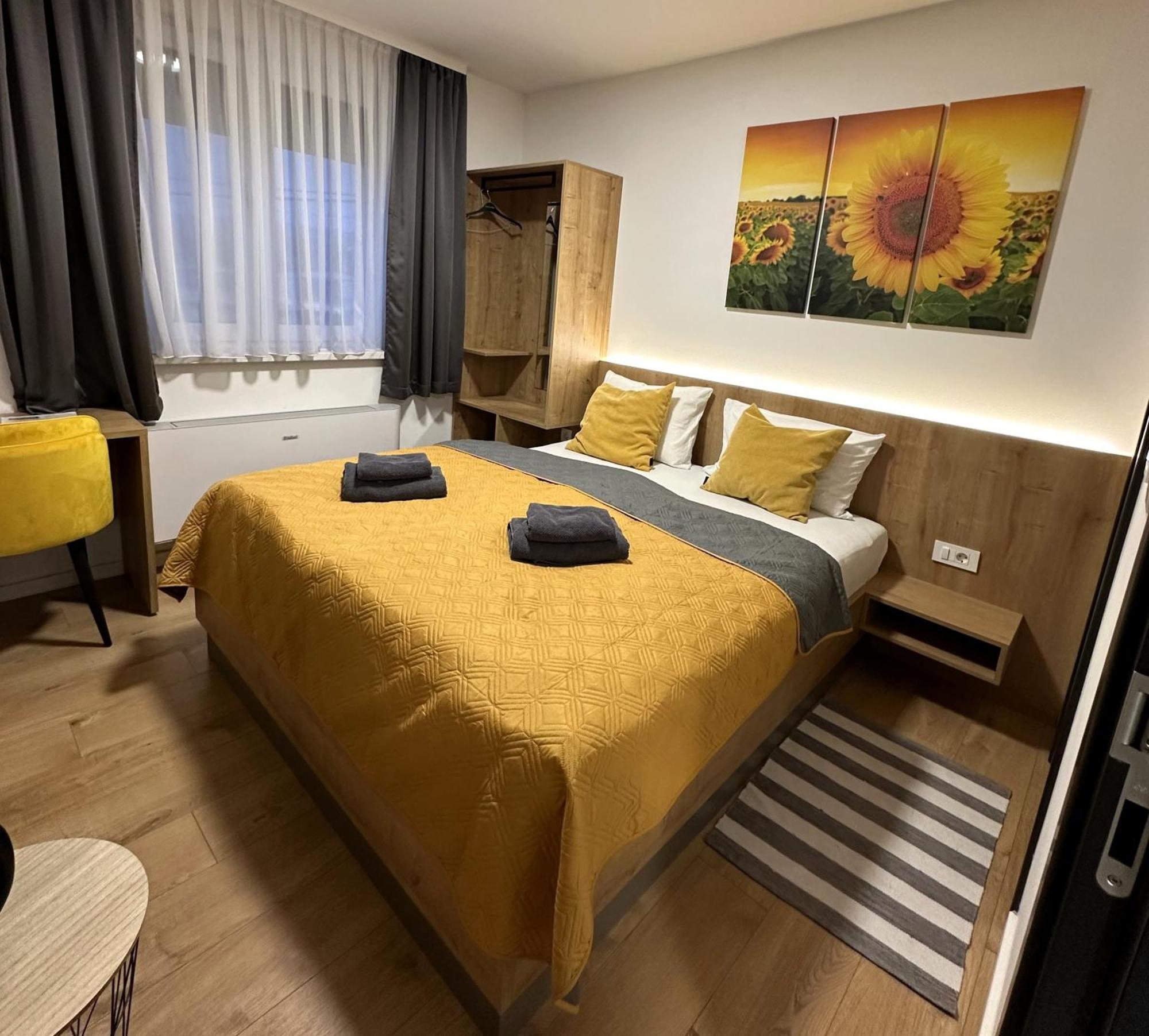 Roomsb Slavonski Brod Eksteriør billede